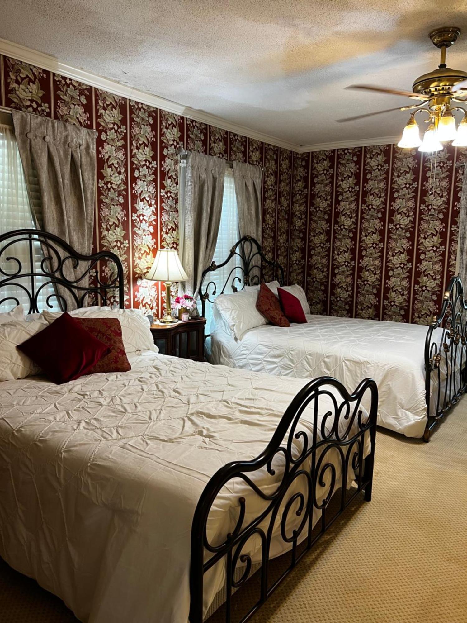 Commodore Bed & Breakfast Bainbridge Buitenkant foto